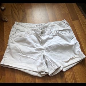 White Maurice’s shorts size 16